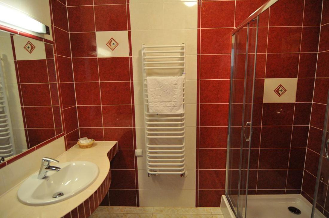 Gosciniec Zodiac Hostel Rzuchow Room photo